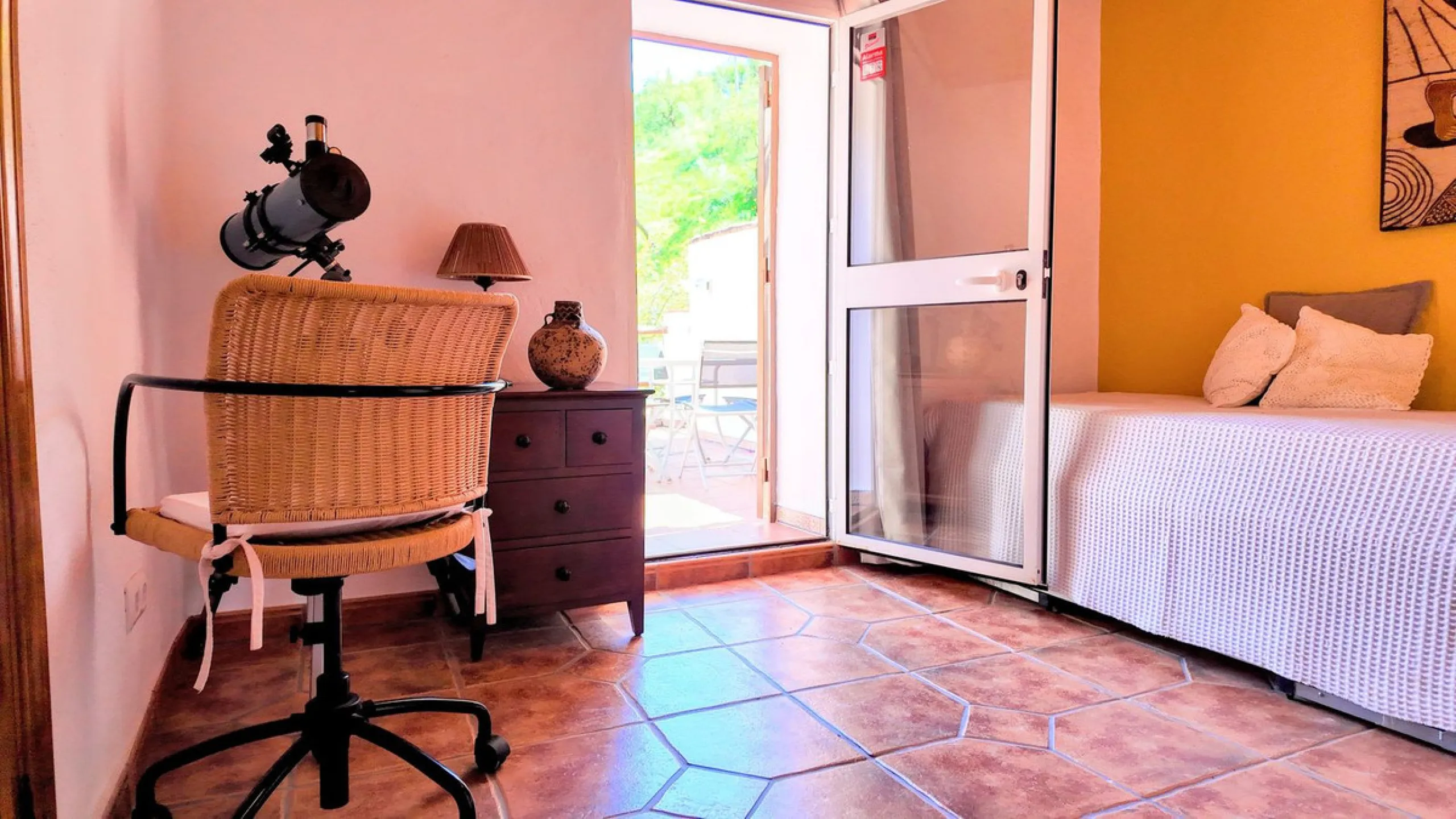 This charming property features a spacious 3-bedroom, 1-bathroom house with two levels, located in the peaceful Barranco del Sol neighborhood. only 25 min drive to Malaga