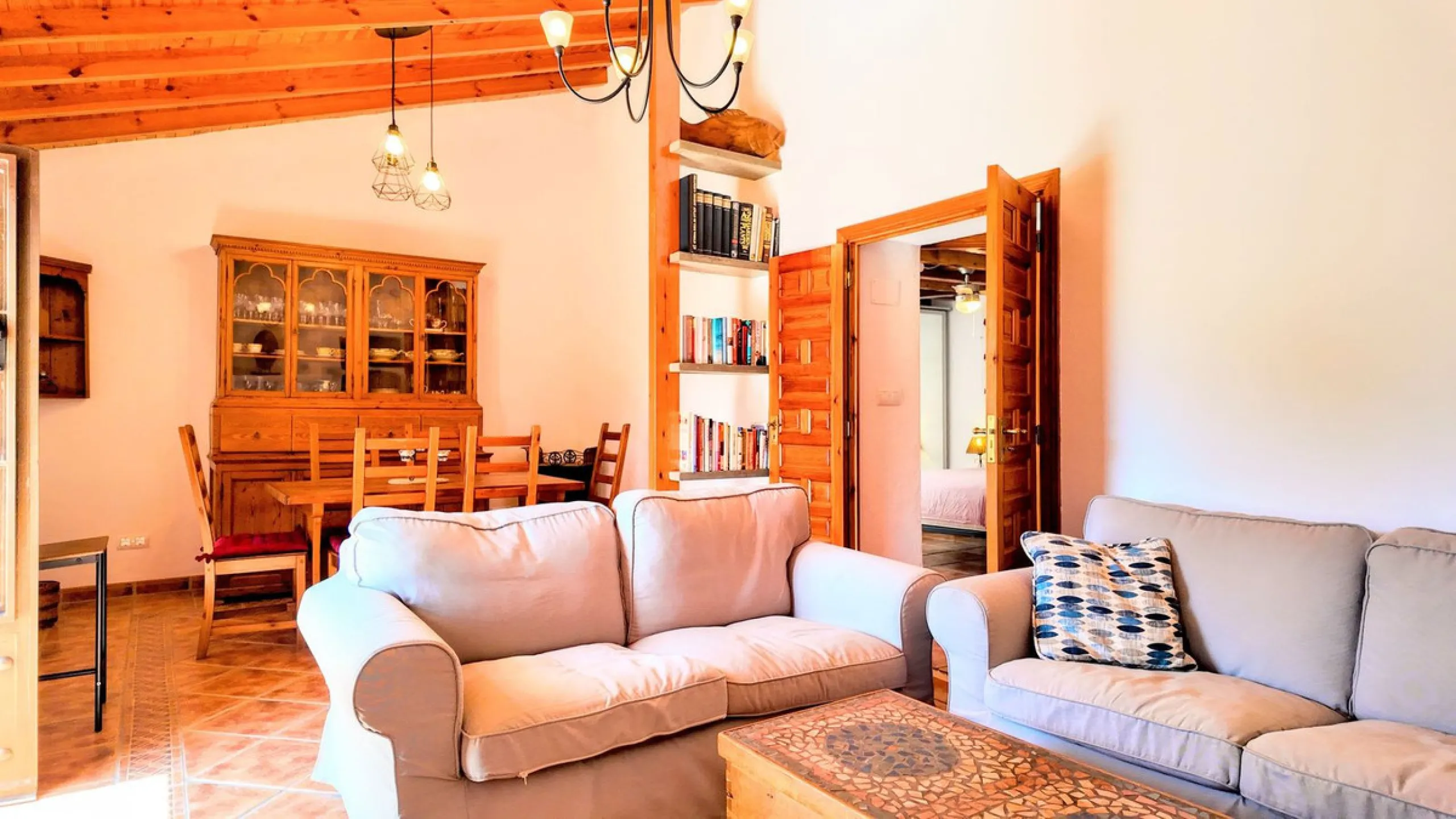 This charming property features a spacious 3-bedroom, 1-bathroom house with two levels, located in the peaceful Barranco del Sol neighborhood. only 25 min drive to Malaga