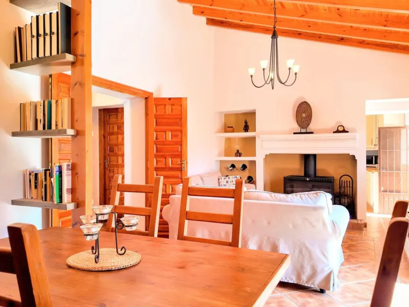 This charming property features a spacious 3-bedroom, 1-bathroom house with two levels, located in the peaceful Barranco del Sol neighborhood. only 25 min drive to Malaga