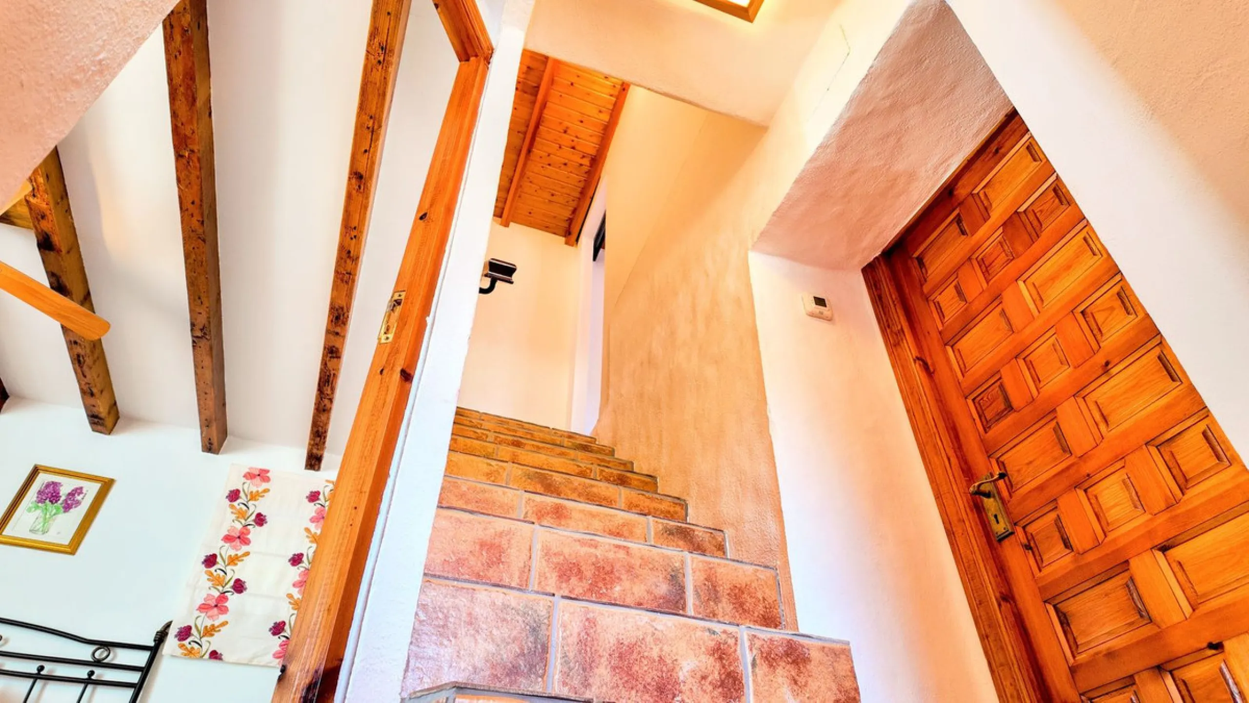 This charming property features a spacious 3-bedroom, 1-bathroom house with two levels, located in the peaceful Barranco del Sol neighborhood. only 25 min drive to Malaga