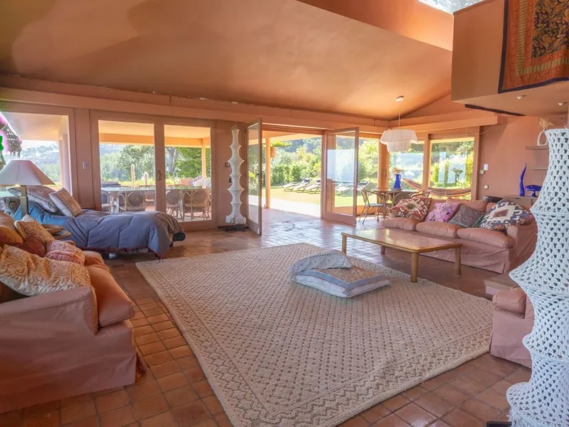 Exclusive architect-designed villa on the Costa Brava with sea views