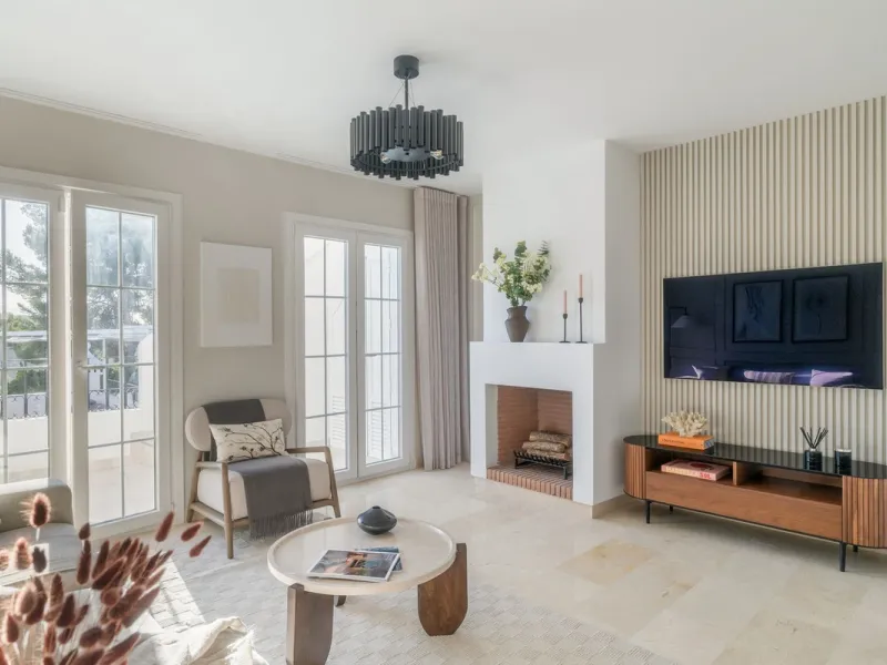 Stylish Townhouse with Scenic Views in Aloha Pueblo, Nueva Andalucía