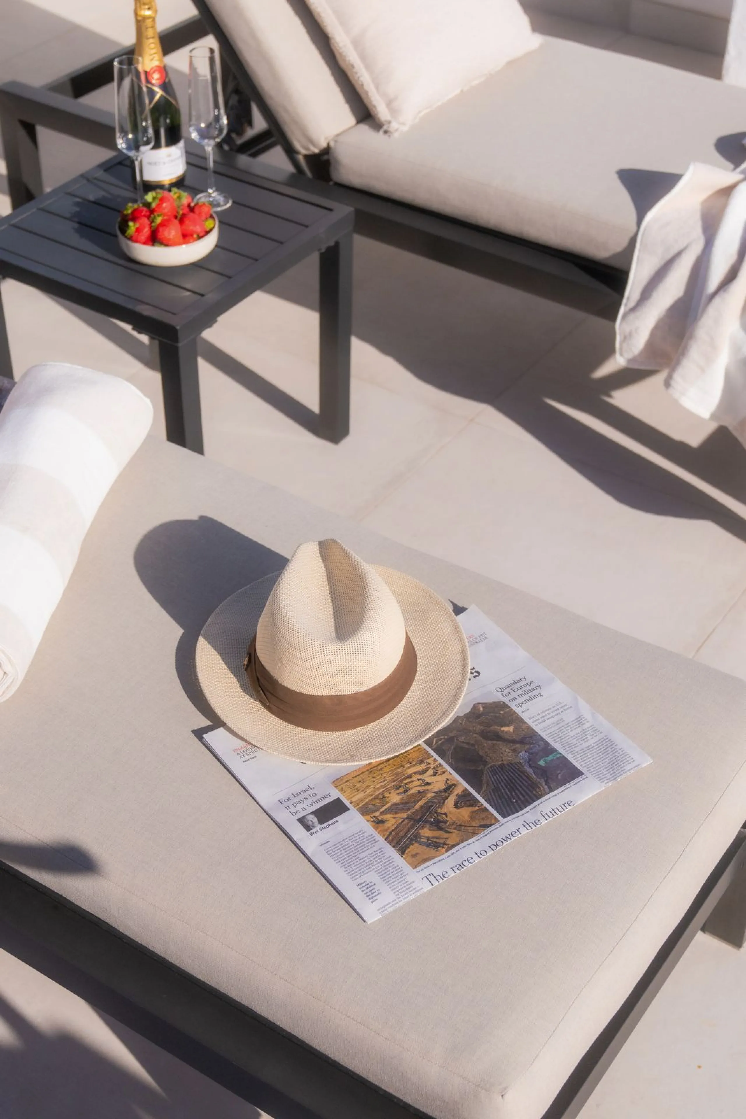 Stylish Townhouse with Scenic Views in Aloha Pueblo, Nueva Andalucía