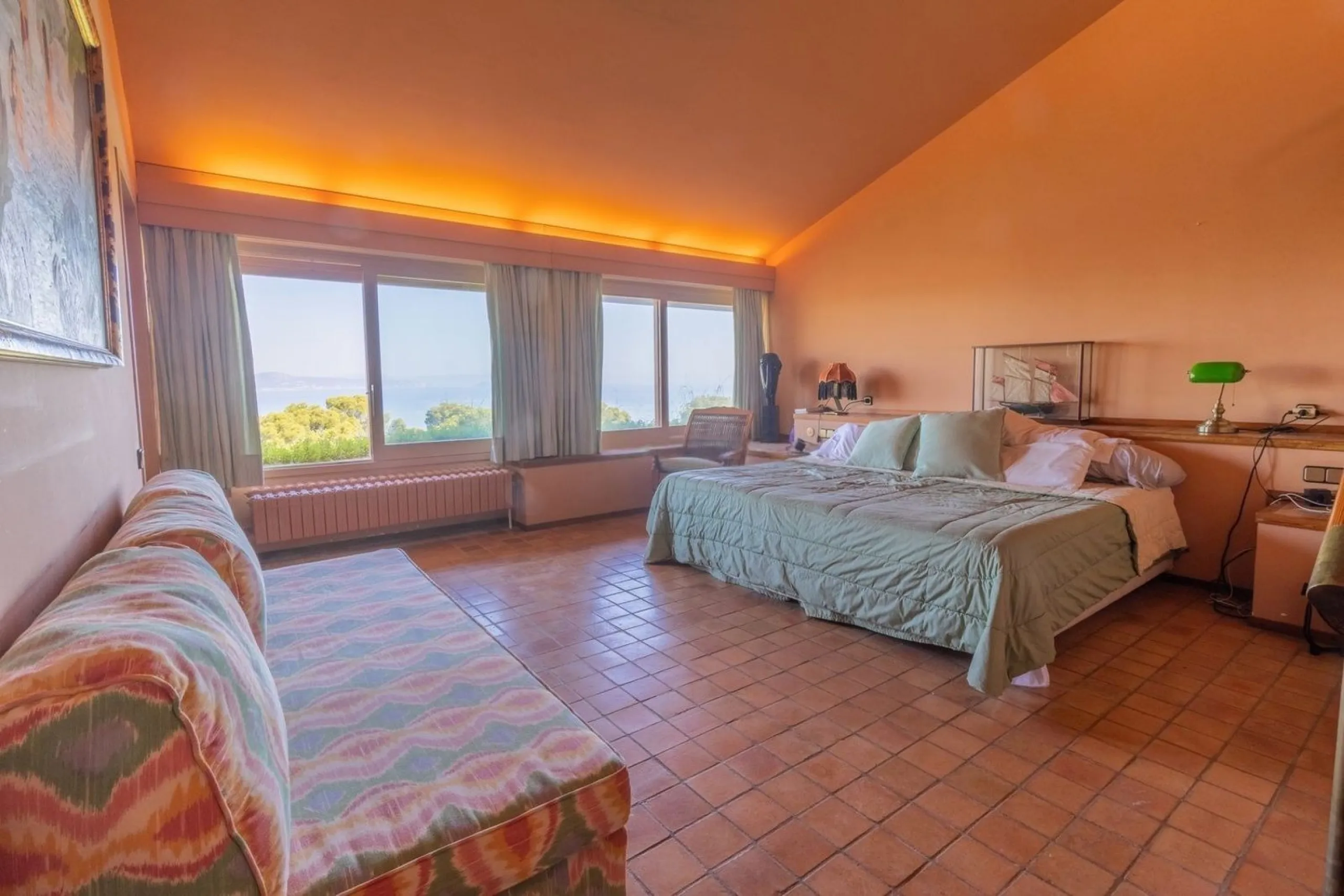 Exclusive architect-designed villa on the Costa Brava with sea views