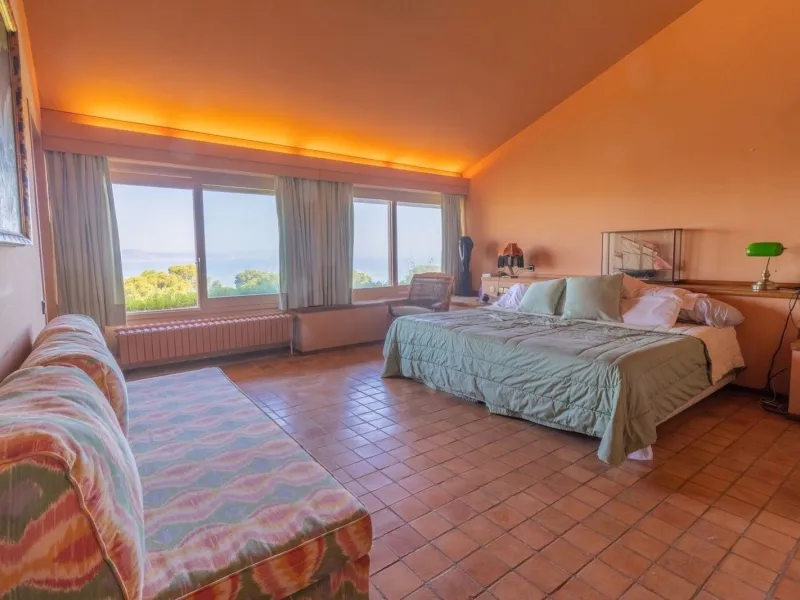 Exclusive architect-designed villa on the Costa Brava with sea views