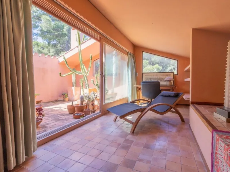 Exclusive architect-designed villa on the Costa Brava with sea views