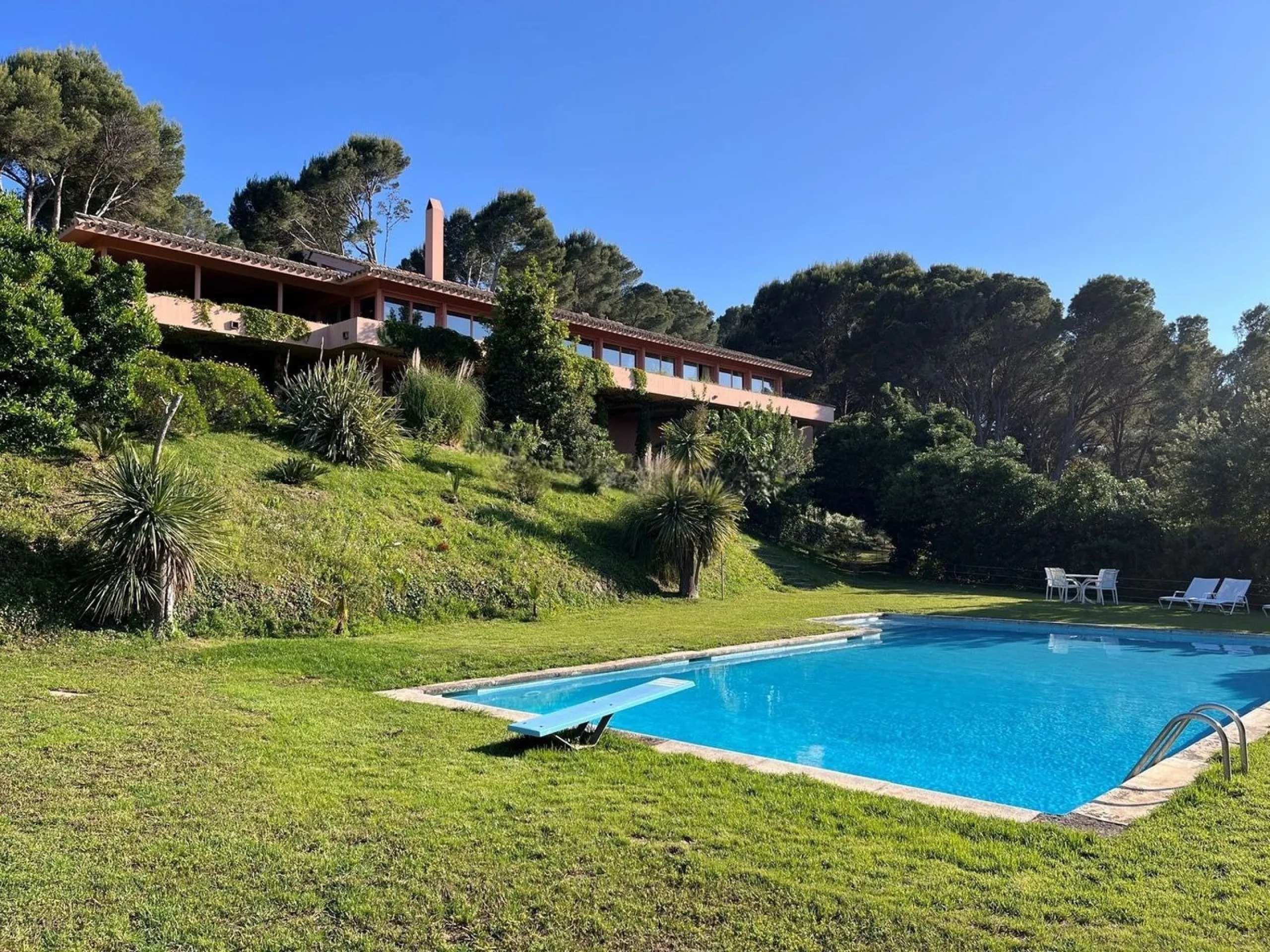 Exclusive architect-designed villa on the Costa Brava with sea views
