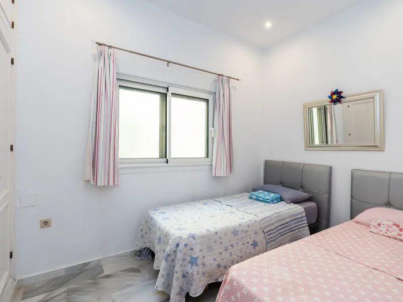 This is a fabulous 3 bedroom apartment in the front line beach complex of Las Mimosas in La Cala de Mijas. Set on the first floor with views over the beautiful gardens, pools and Mediterranean, this is the perfect spot for enjoying the beach life all year