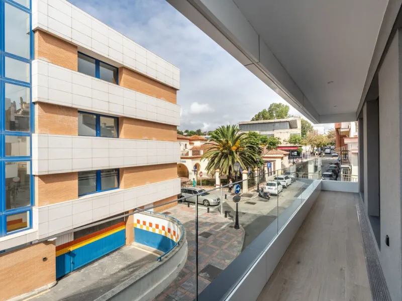 Apartment - Middle Floor Apartment в продаже в Fuengirola, Málaga. В доме 2 спален и 2 ванных комнат. Площадь дома 93 м²