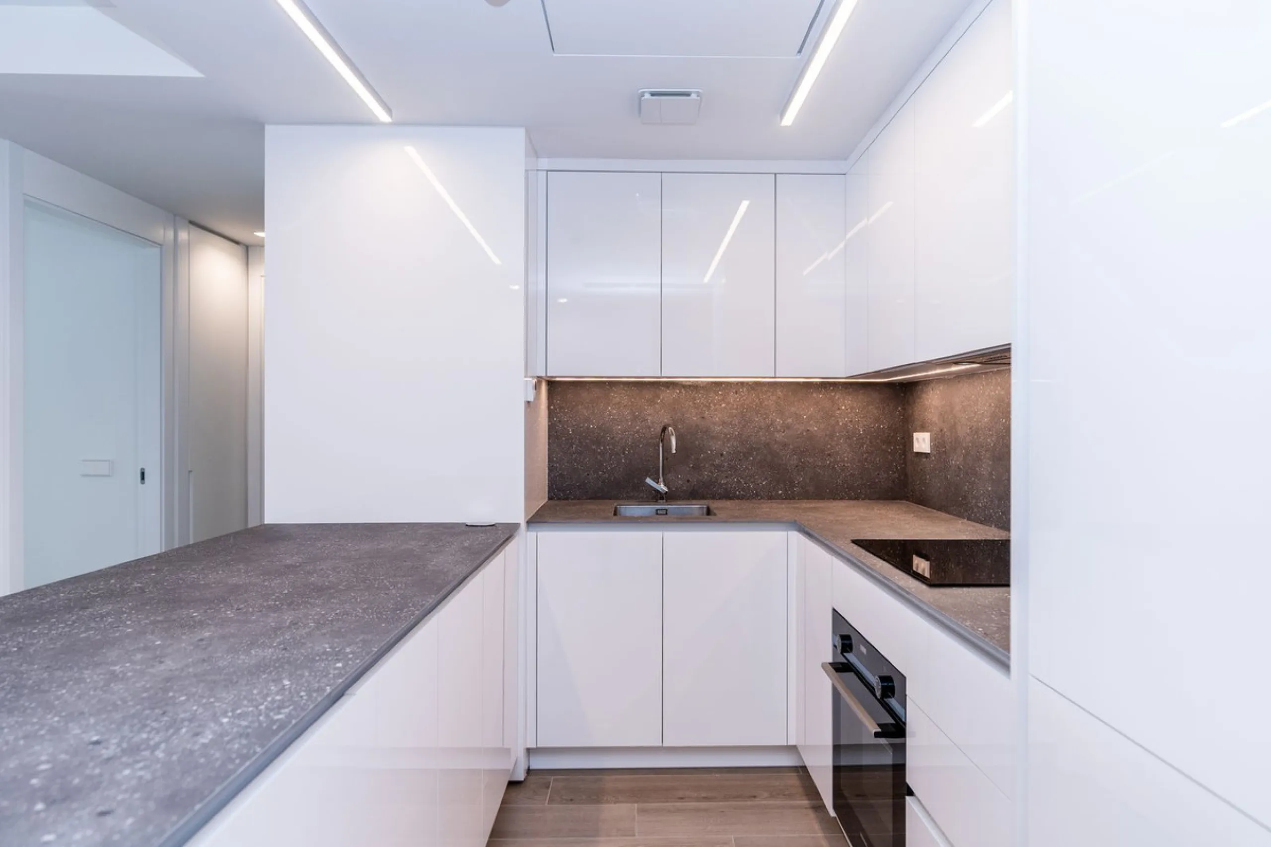 Apartment - Middle Floor Apartment в продаже в Fuengirola, Málaga. В доме 2 спален и 2 ванных комнат. Площадь дома 93 м²
