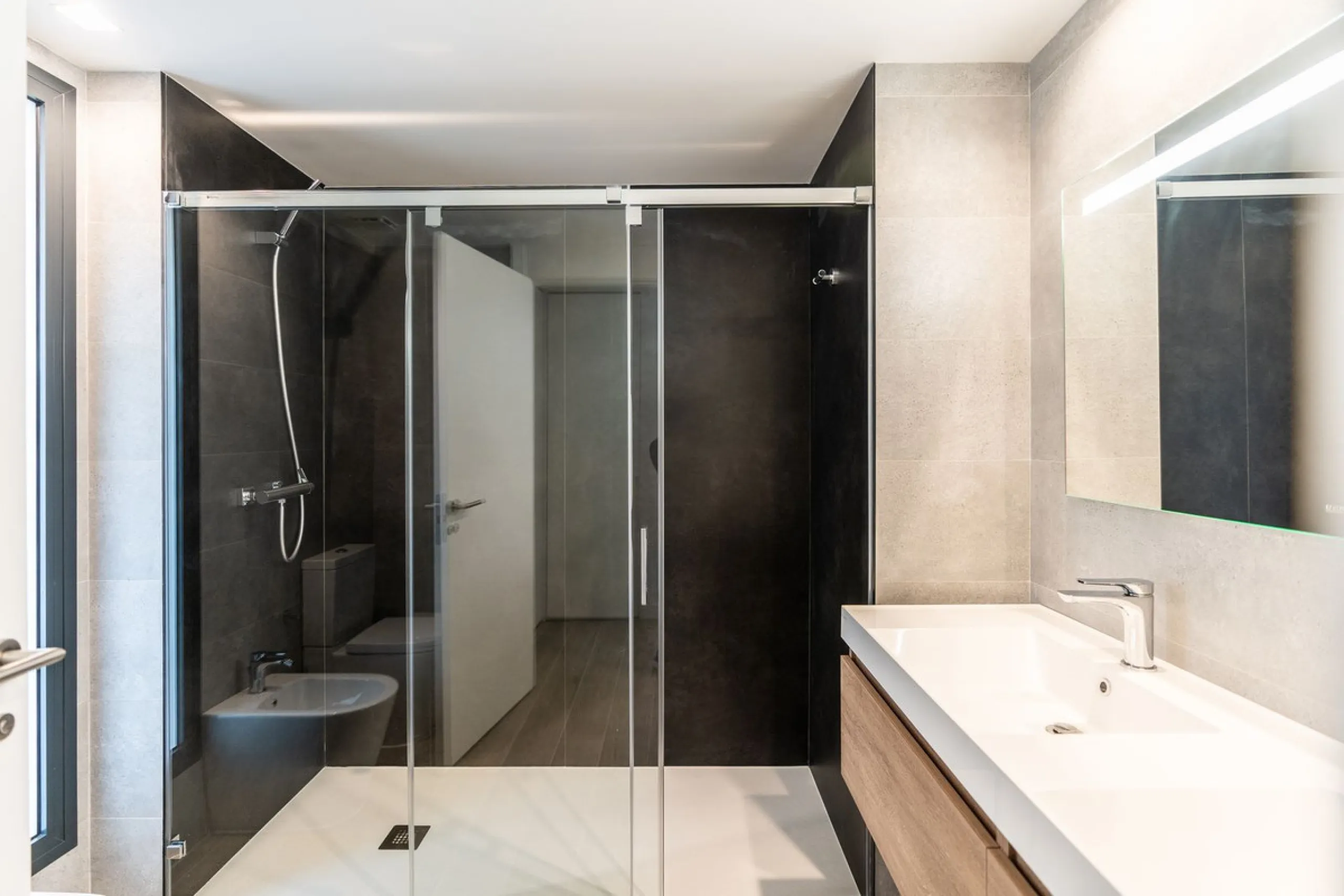 Apartment - Middle Floor Apartment в продаже в Fuengirola, Málaga. В доме 2 спален и 2 ванных комнат. Площадь дома 93 м²