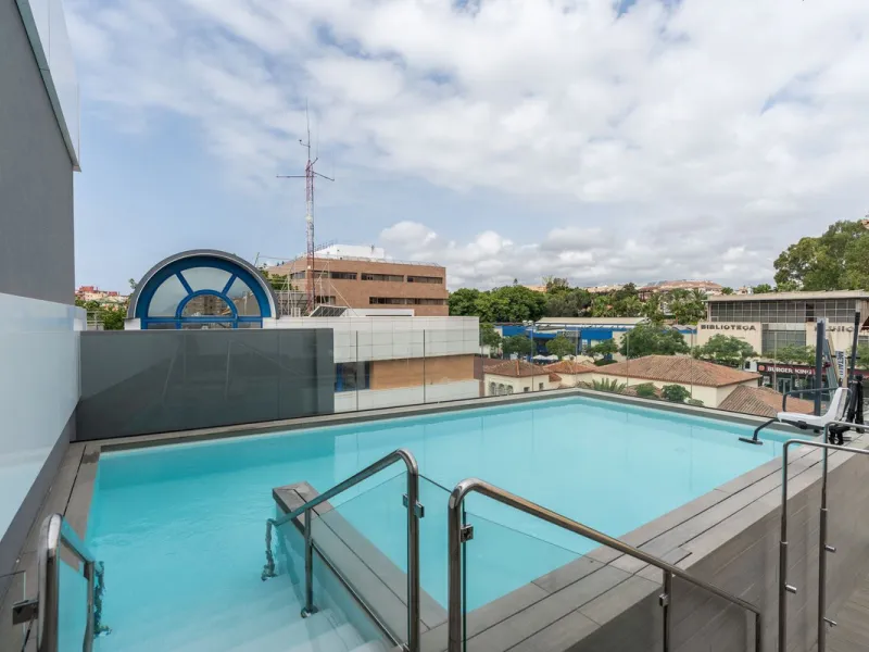 Apartment - Middle Floor Apartment в продаже в Fuengirola, Málaga. В доме 2 спален и 2 ванных комнат. Площадь дома 93 м²
