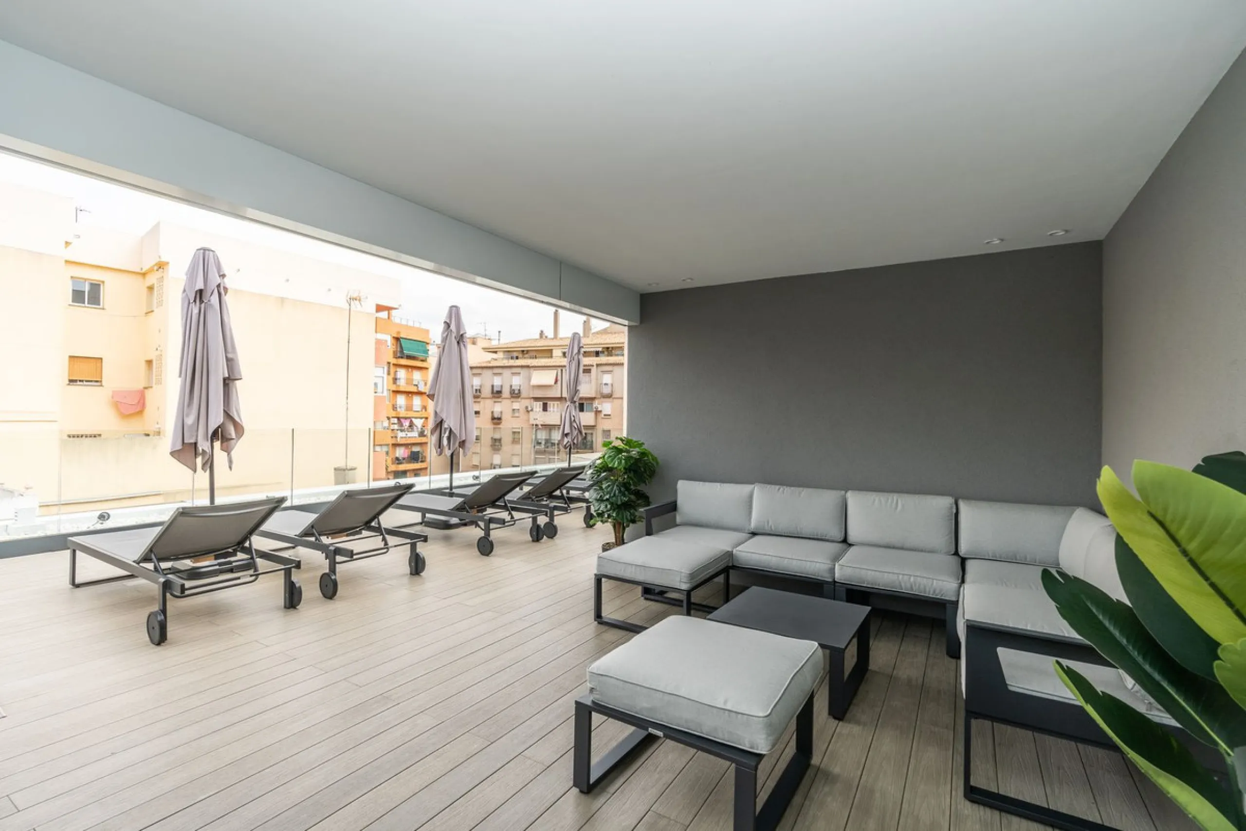 Apartment - Middle Floor Apartment в продаже в Fuengirola, Málaga. В доме 2 спален и 2 ванных комнат. Площадь дома 93 м²