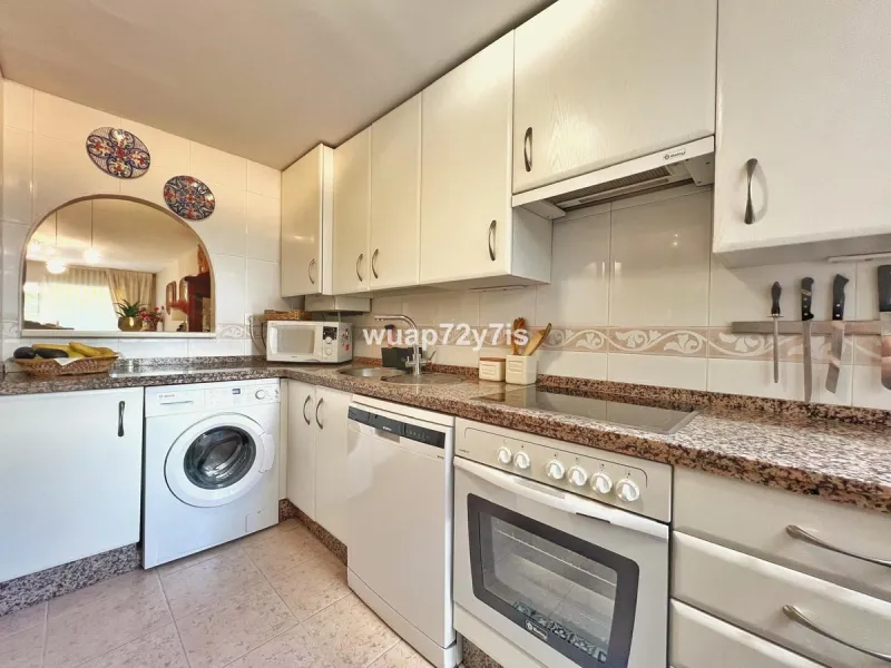 Apartment - Ground Floor Apartment в продаже в Marbella, Málaga. В доме 3 спален и 2 ванных комнат. Площадь дома 119 м²