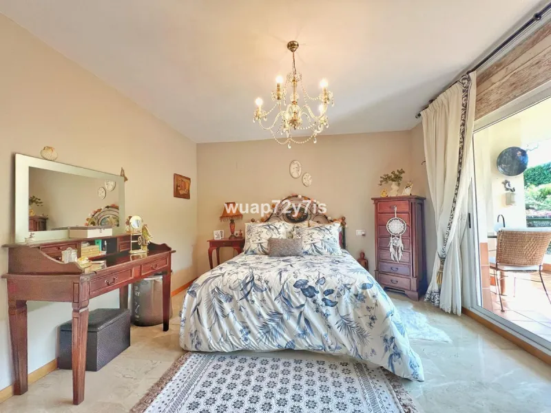 Apartment - Ground Floor Apartment в продаже в Marbella, Málaga. В доме 3 спален и 2 ванных комнат. Площадь дома 119 м²