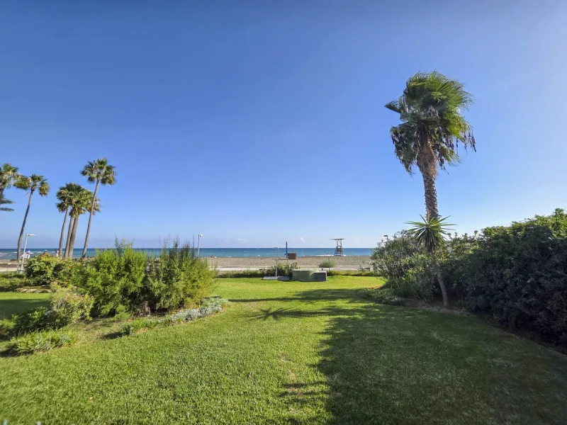 Absolutely beachfront, with uninterrupted panoramic sea views, this completely renovated apartment in Casares Costa sits directly on the beach promenade, offering the perfect blend of modern comfort and unbeatable coastal lifestyle. Stylishly refurbished 
