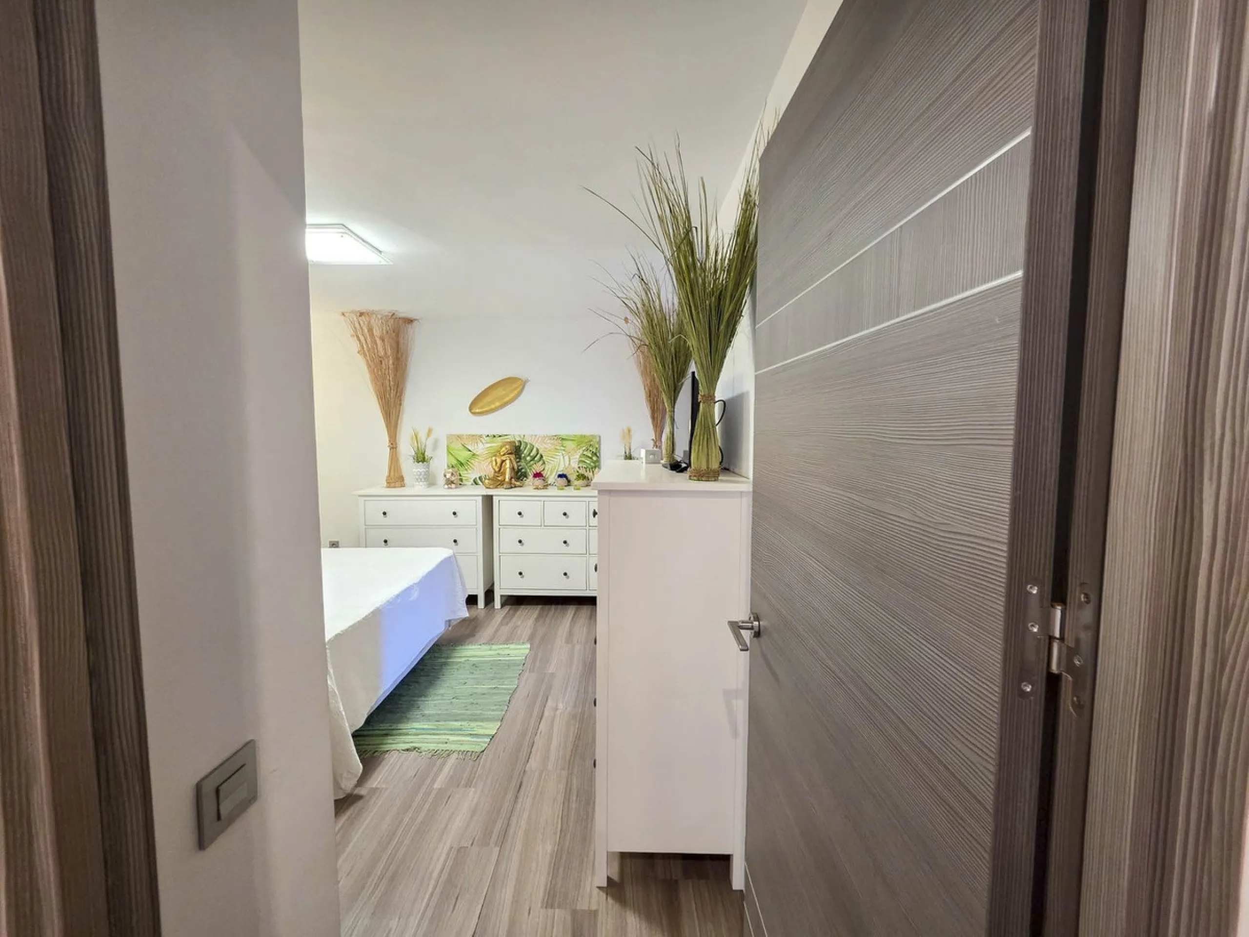 Absolutely beachfront, with uninterrupted panoramic sea views, this completely renovated apartment in Casares Costa sits directly on the beach promenade, offering the perfect blend of modern comfort and unbeatable coastal lifestyle. Stylishly refurbished 