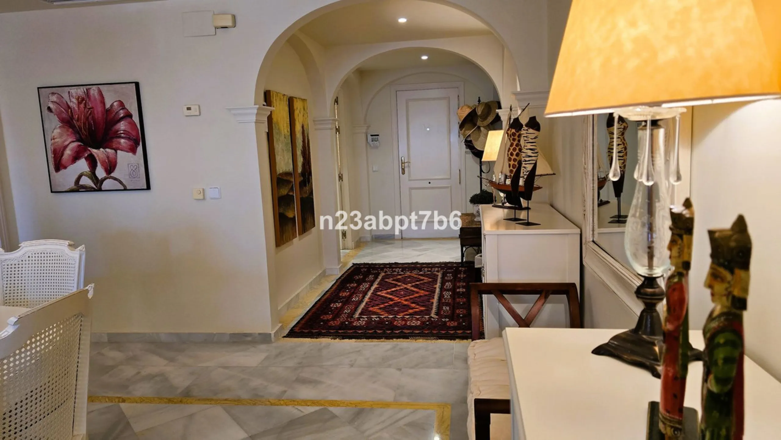 Welcome to this beautifully presented 2-bedroom, 2-bathroom apartment for sale in Magna Marbella, one of the most sought-after residential developments in the heart of Nueva Andalucía's Golf Valley, Marbella.