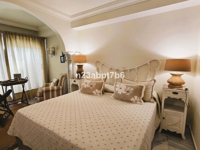 Welcome to this beautifully presented 2-bedroom, 2-bathroom apartment for sale in Magna Marbella, one of the most sought-after residential developments in the heart of Nueva Andalucía's Golf Valley, Marbella.
