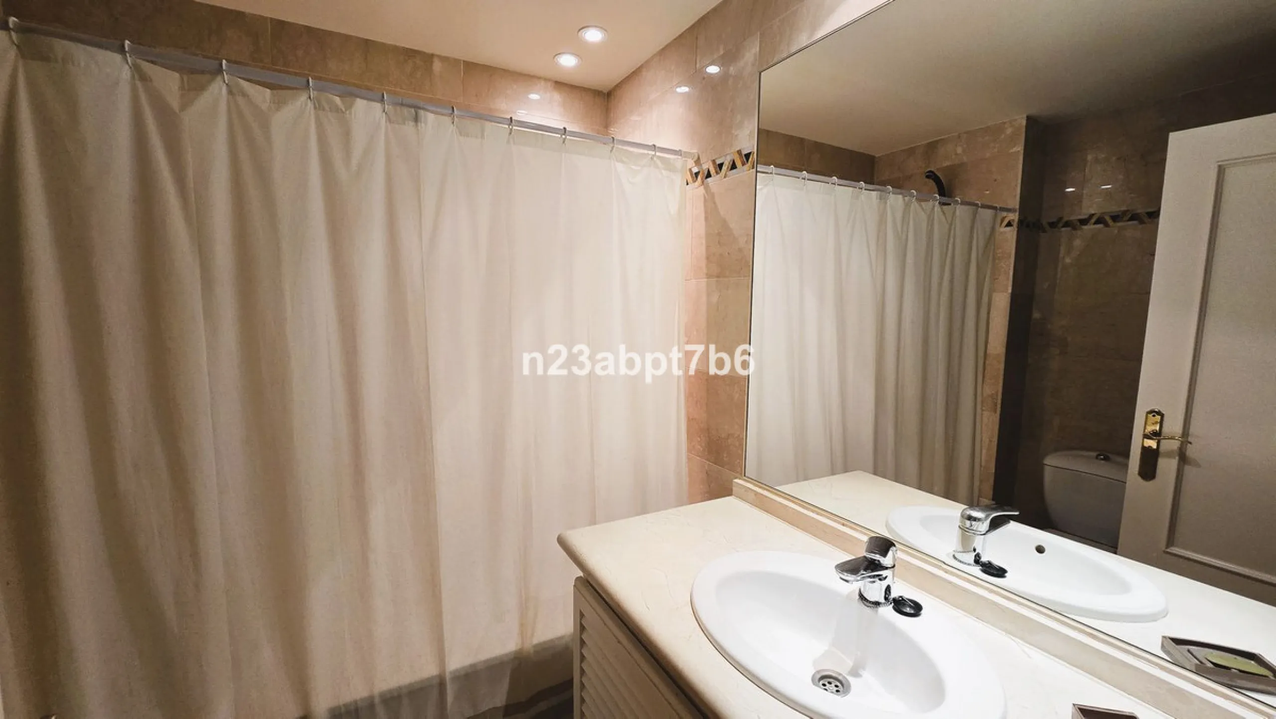 Welcome to this beautifully presented 2-bedroom, 2-bathroom apartment for sale in Magna Marbella, one of the most sought-after residential developments in the heart of Nueva Andalucía's Golf Valley, Marbella.