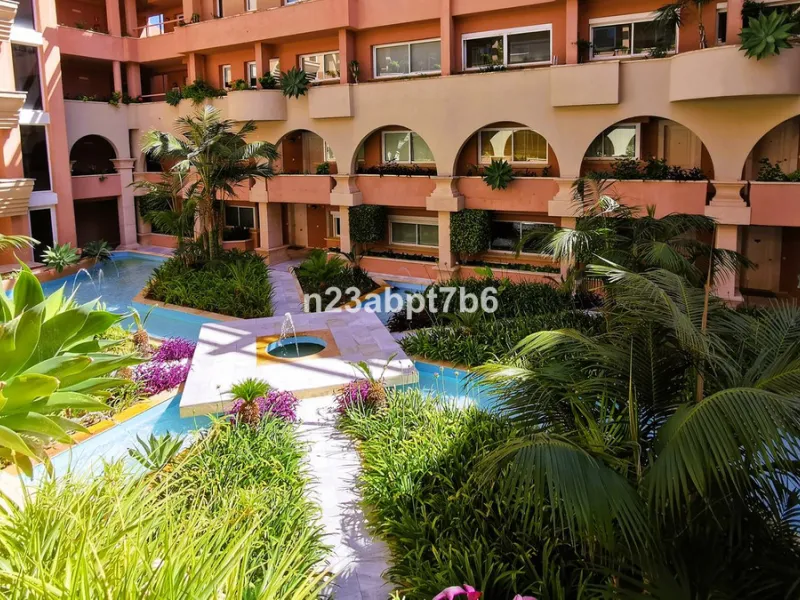 Welcome to this beautifully presented 2-bedroom, 2-bathroom apartment for sale in Magna Marbella, one of the most sought-after residential developments in the heart of Nueva Andalucía's Golf Valley, Marbella.