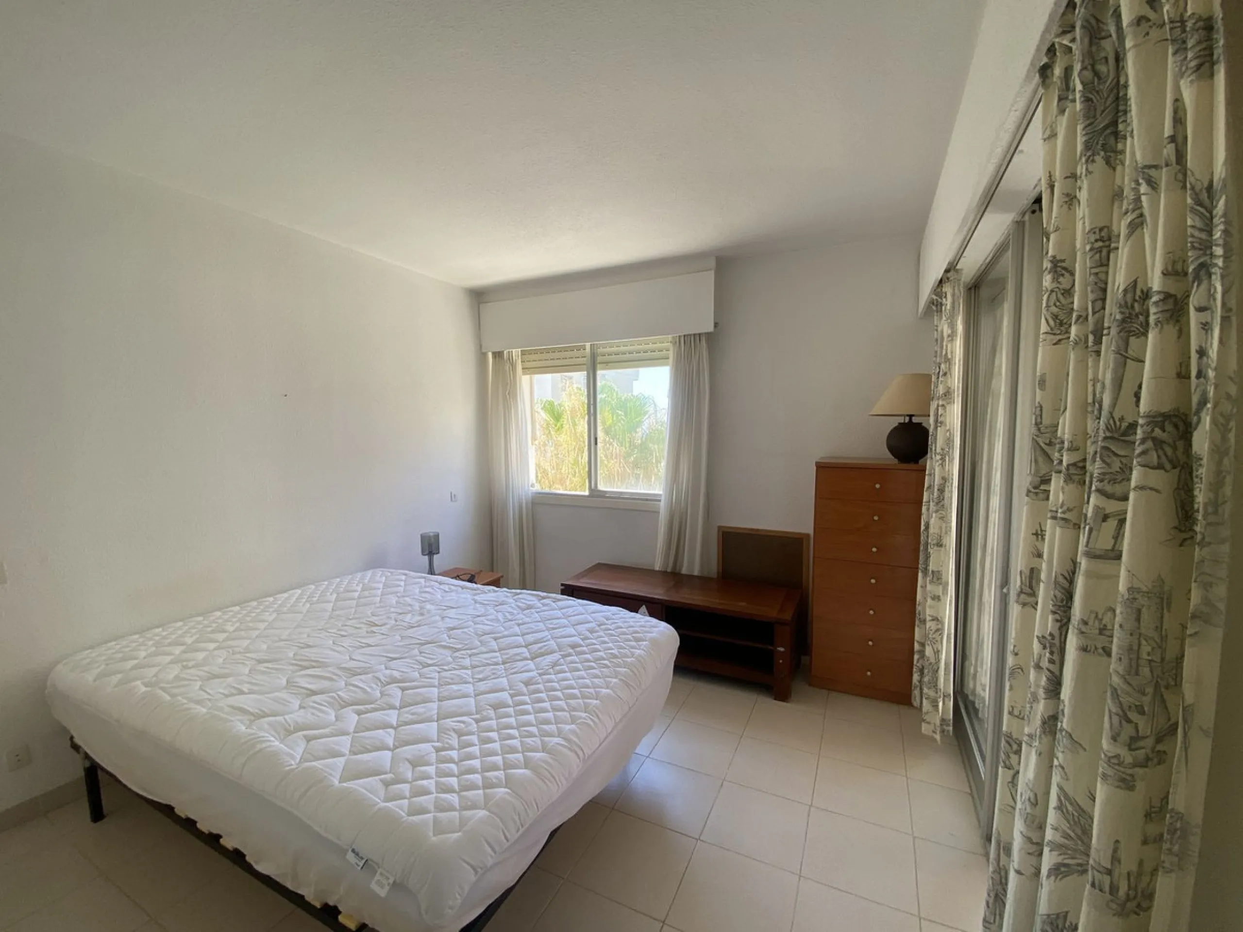 Apartment - Middle Floor Apartment в продаже в Marbella, Málaga. В доме 1 спален и 1 ванных комнат. Площадь дома 51 м²