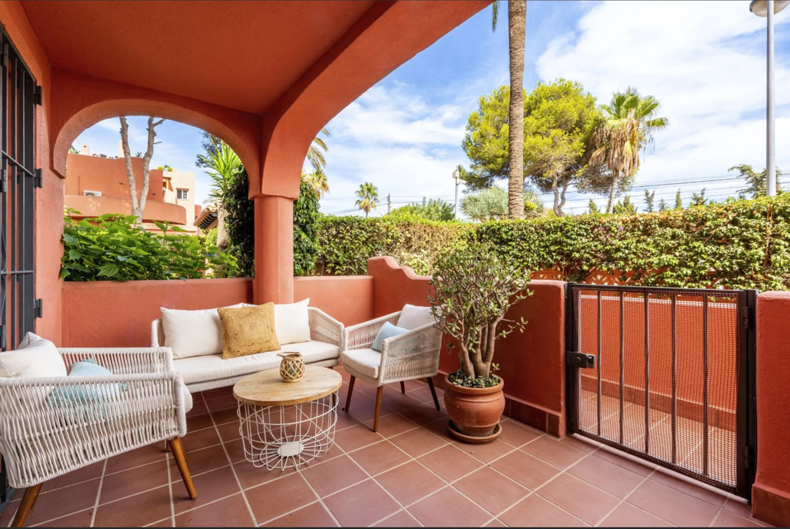 Experience Coastal Living at Alvarito Playa: A 3-Bedroom Beach Apartment in Marbella