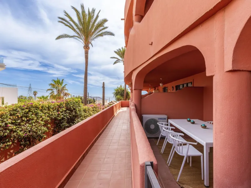 Experience Coastal Living at Alvarito Playa: A 3-Bedroom Beach Apartment in Marbella