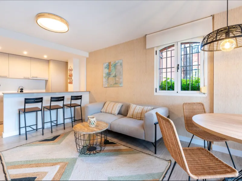 Experience Coastal Living at Alvarito Playa: A 3-Bedroom Beach Apartment in Marbella
