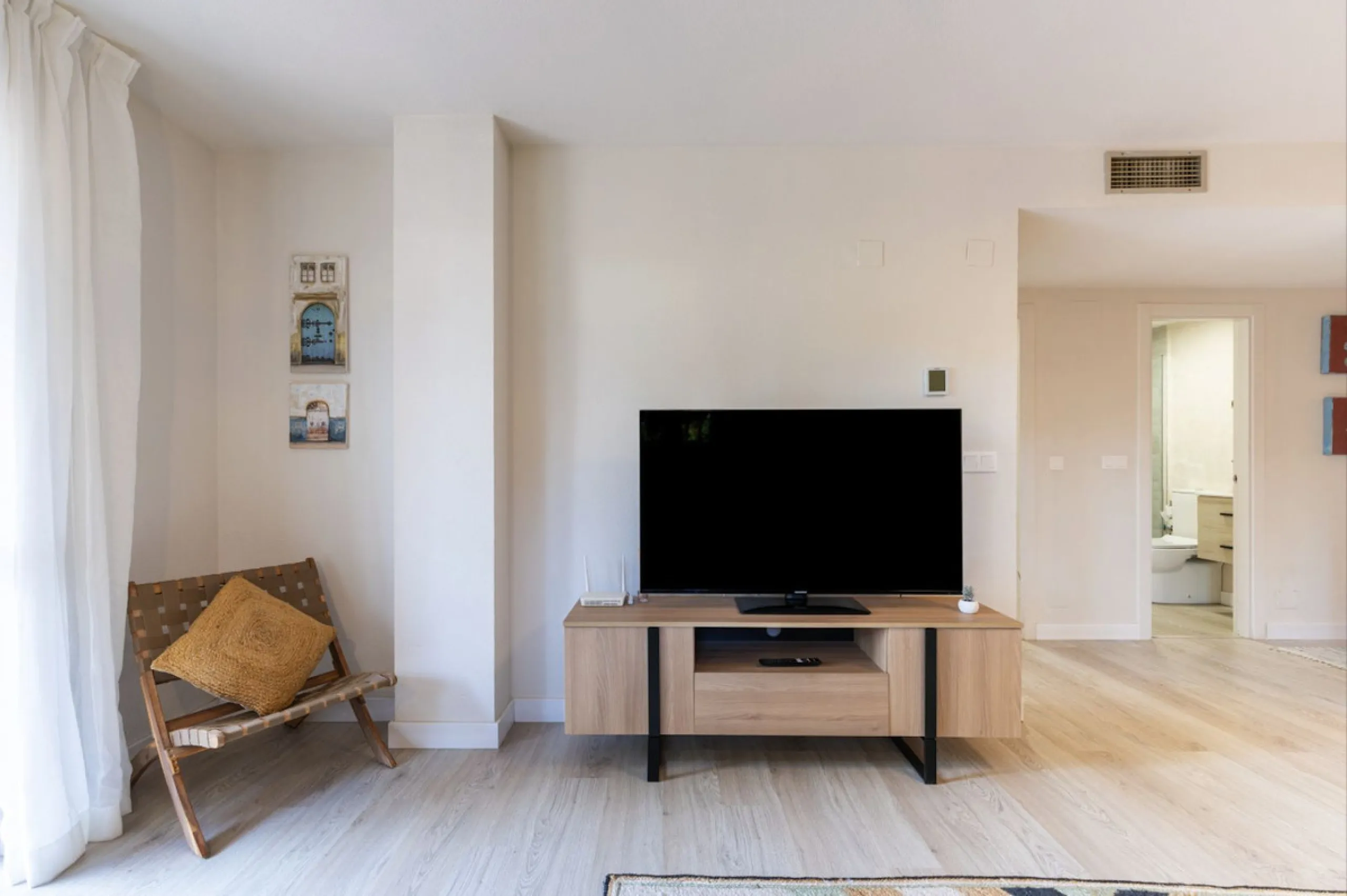 Experience Coastal Living at Alvarito Playa: A 3-Bedroom Beach Apartment in Marbella
