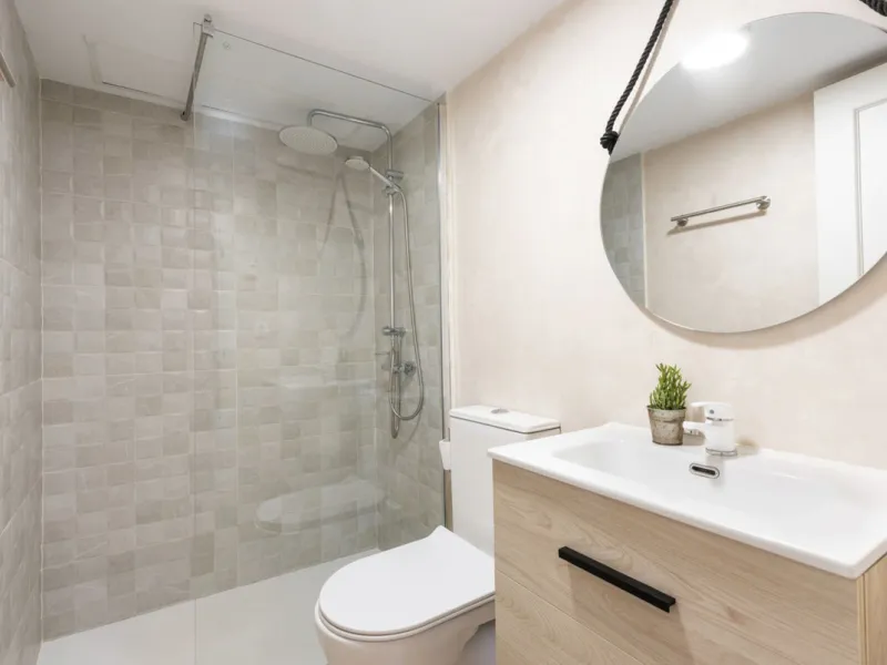Experience Coastal Living at Alvarito Playa: A 3-Bedroom Beach Apartment in Marbella