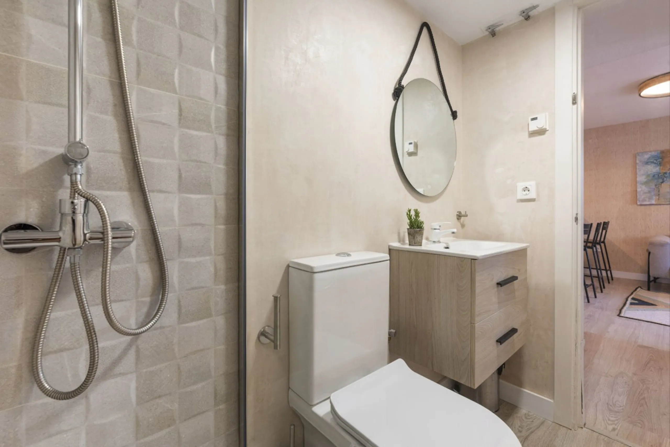Experience Coastal Living at Alvarito Playa: A 3-Bedroom Beach Apartment in Marbella