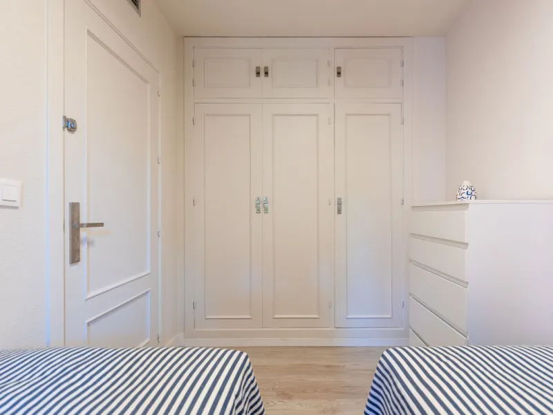 Experience Coastal Living at Alvarito Playa: A 3-Bedroom Beach Apartment in Marbella