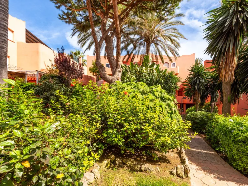 Experience Coastal Living at Alvarito Playa: A 3-Bedroom Beach Apartment in Marbella