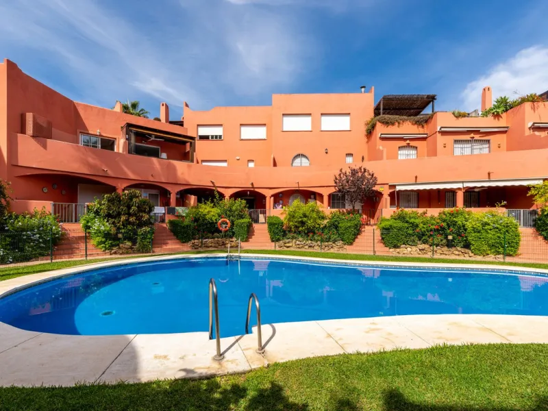 Experience Coastal Living at Alvarito Playa: A 3-Bedroom Beach Apartment in Marbella