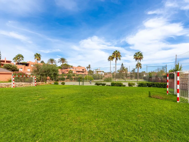Experience Coastal Living at Alvarito Playa: A 3-Bedroom Beach Apartment in Marbella