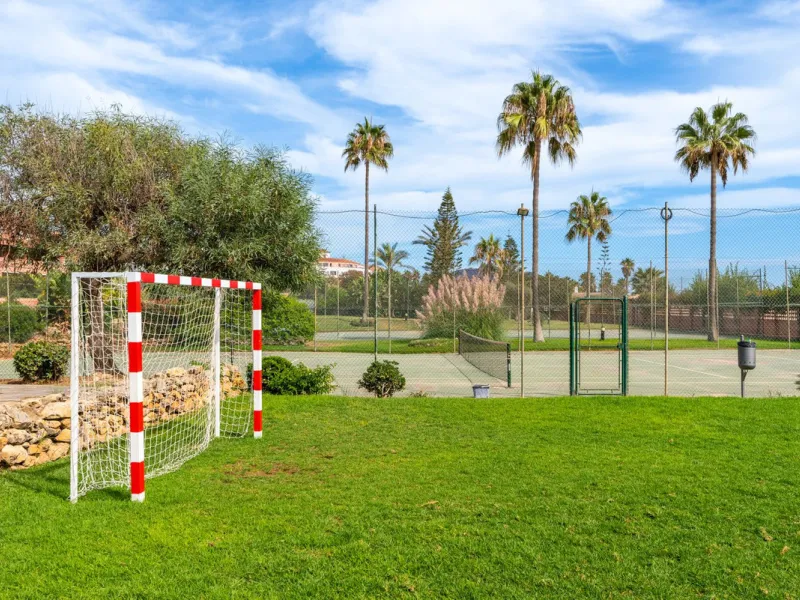 Experience Coastal Living at Alvarito Playa: A 3-Bedroom Beach Apartment in Marbella