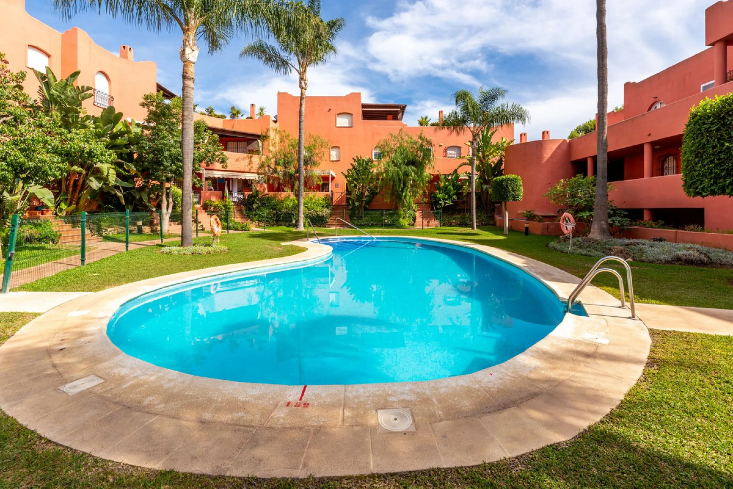 Experience Coastal Living at Alvarito Playa: A 3-Bedroom Beach Apartment in Marbella