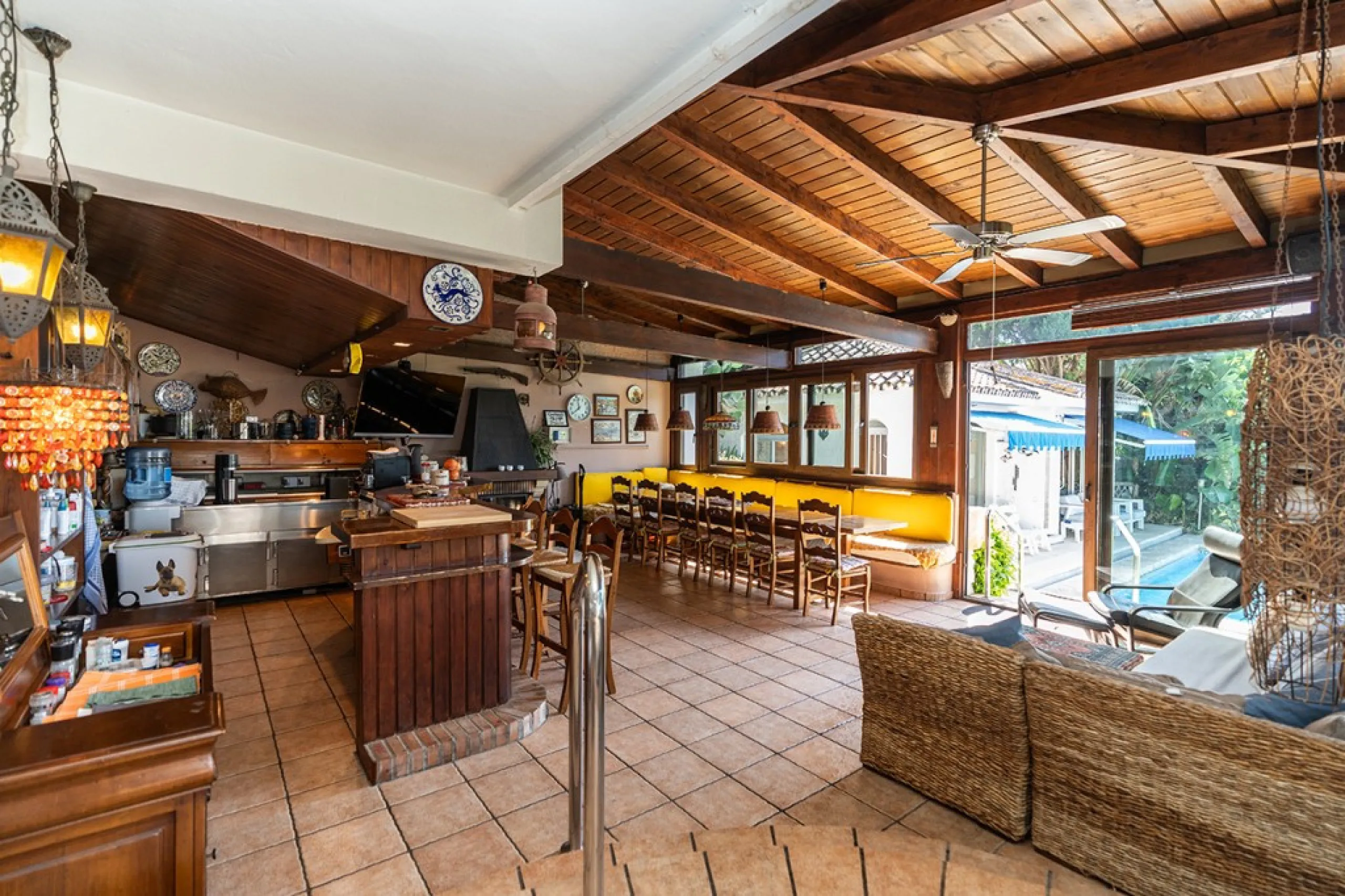 Nestled in the prestigious Marbesa area of Marbella, this stunning villa offers the relaxing beachside lifestyle in a prime location just a few steps from the sea.