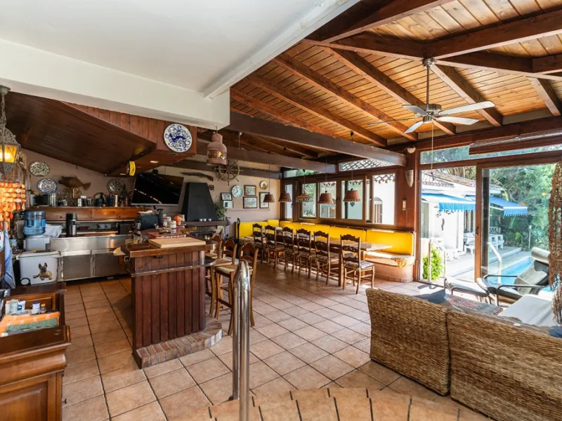 Nestled in the prestigious Marbesa area of Marbella, this stunning villa offers the relaxing beachside lifestyle in a prime location just a few steps from the sea.