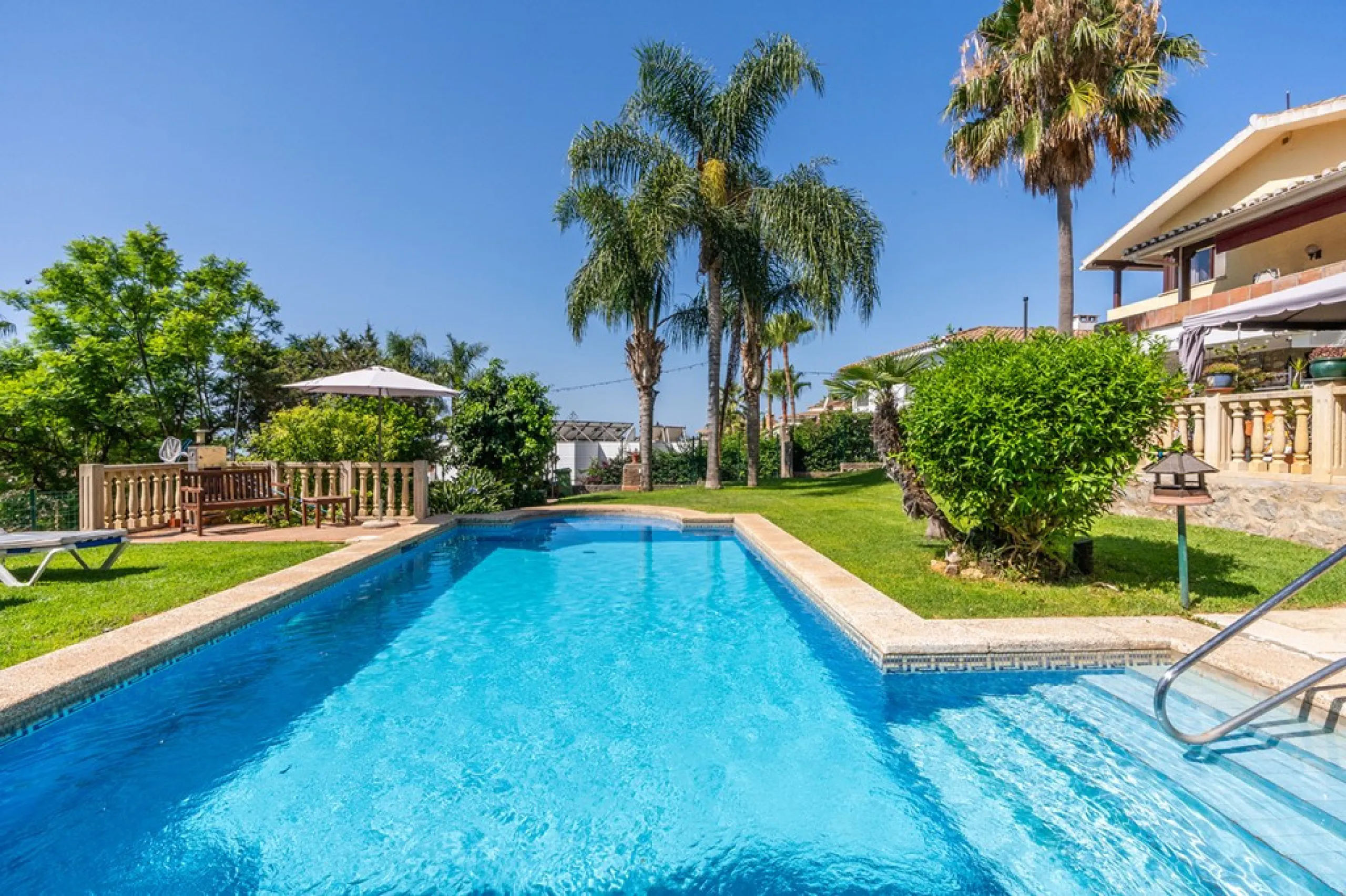 Nestled in the prestigious Marbesa area of Marbella, this stunning villa offers the relaxing beachside lifestyle in a prime location just a few steps from the sea.