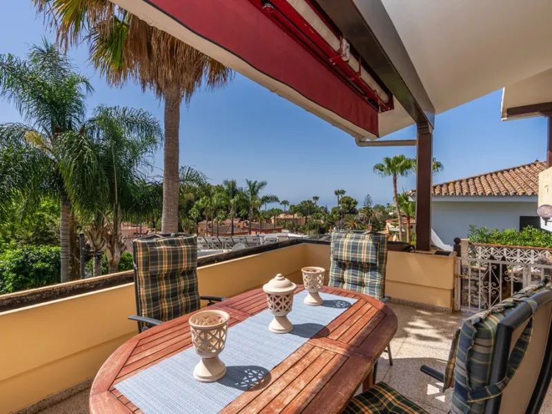 Nestled in the prestigious Marbesa area of Marbella, this stunning villa offers the relaxing beachside lifestyle in a prime location just a few steps from the sea.