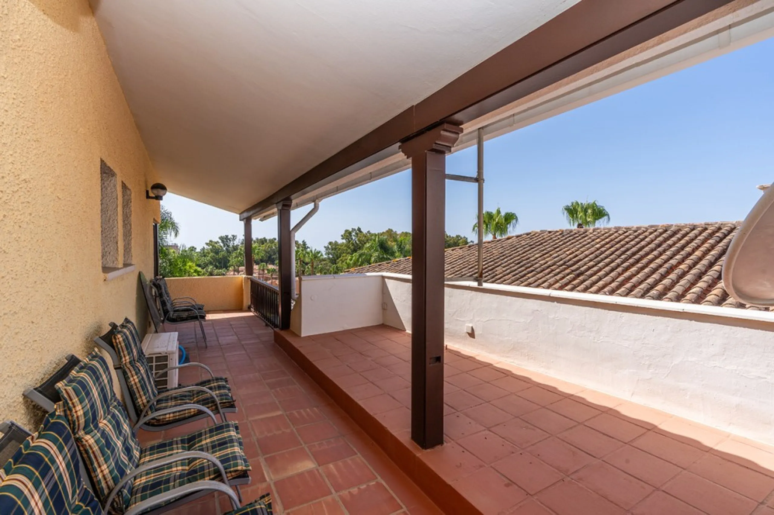 Nestled in the prestigious Marbesa area of Marbella, this stunning villa offers the relaxing beachside lifestyle in a prime location just a few steps from the sea.