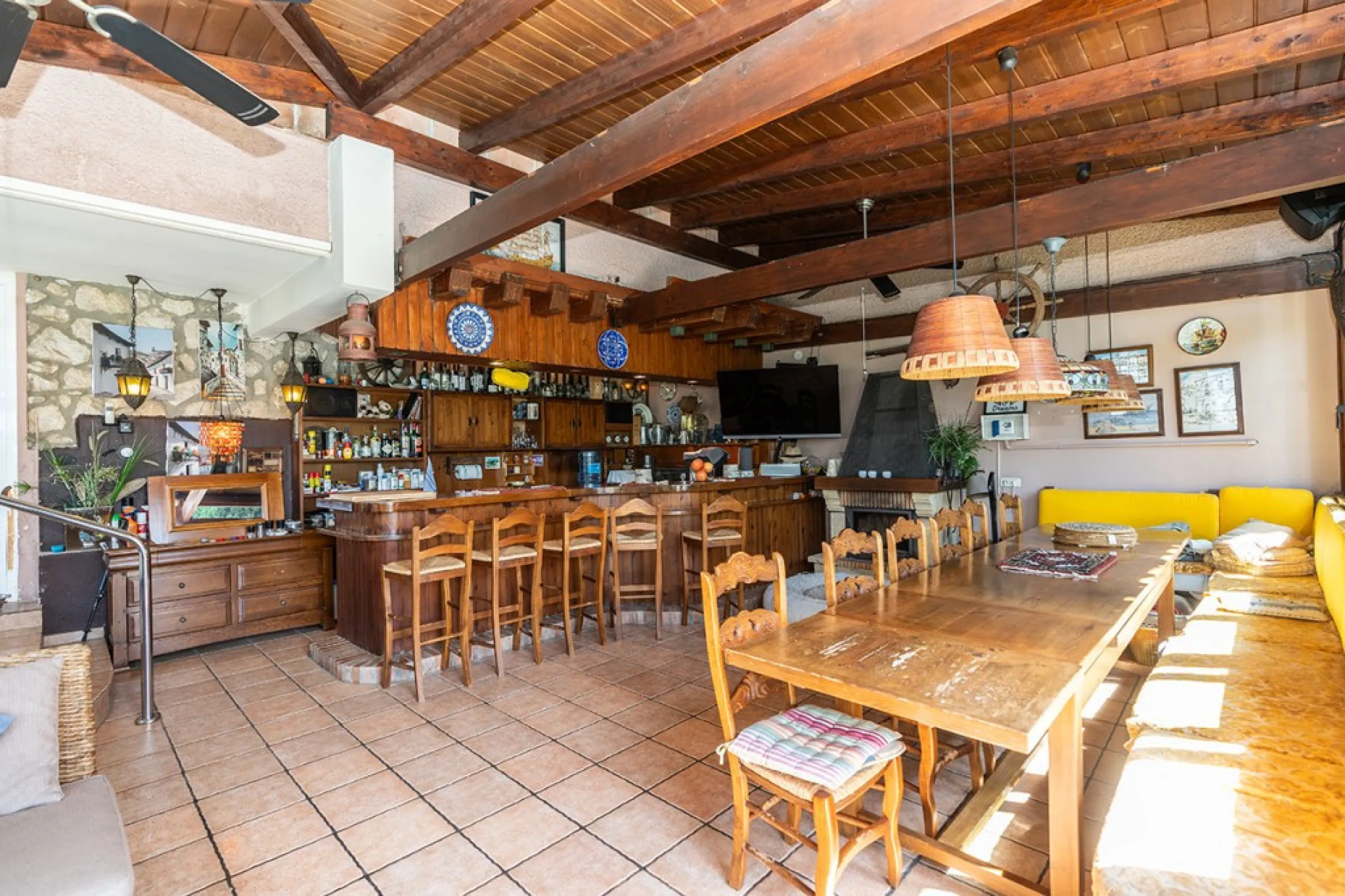 Nestled in the prestigious Marbesa area of Marbella, this stunning villa offers the relaxing beachside lifestyle in a prime location just a few steps from the sea.
