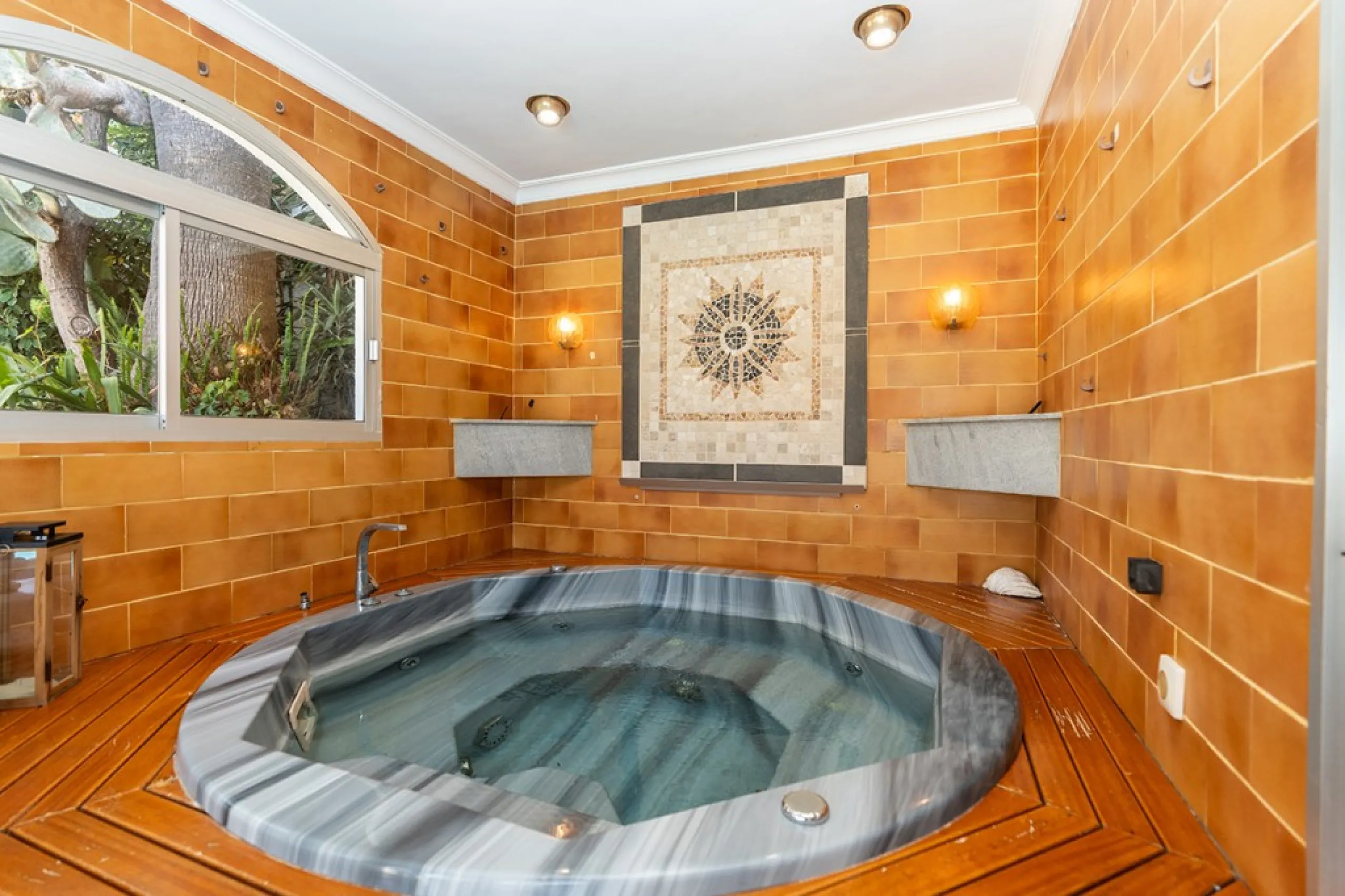 Nestled in the prestigious Marbesa area of Marbella, this stunning villa offers the relaxing beachside lifestyle in a prime location just a few steps from the sea.