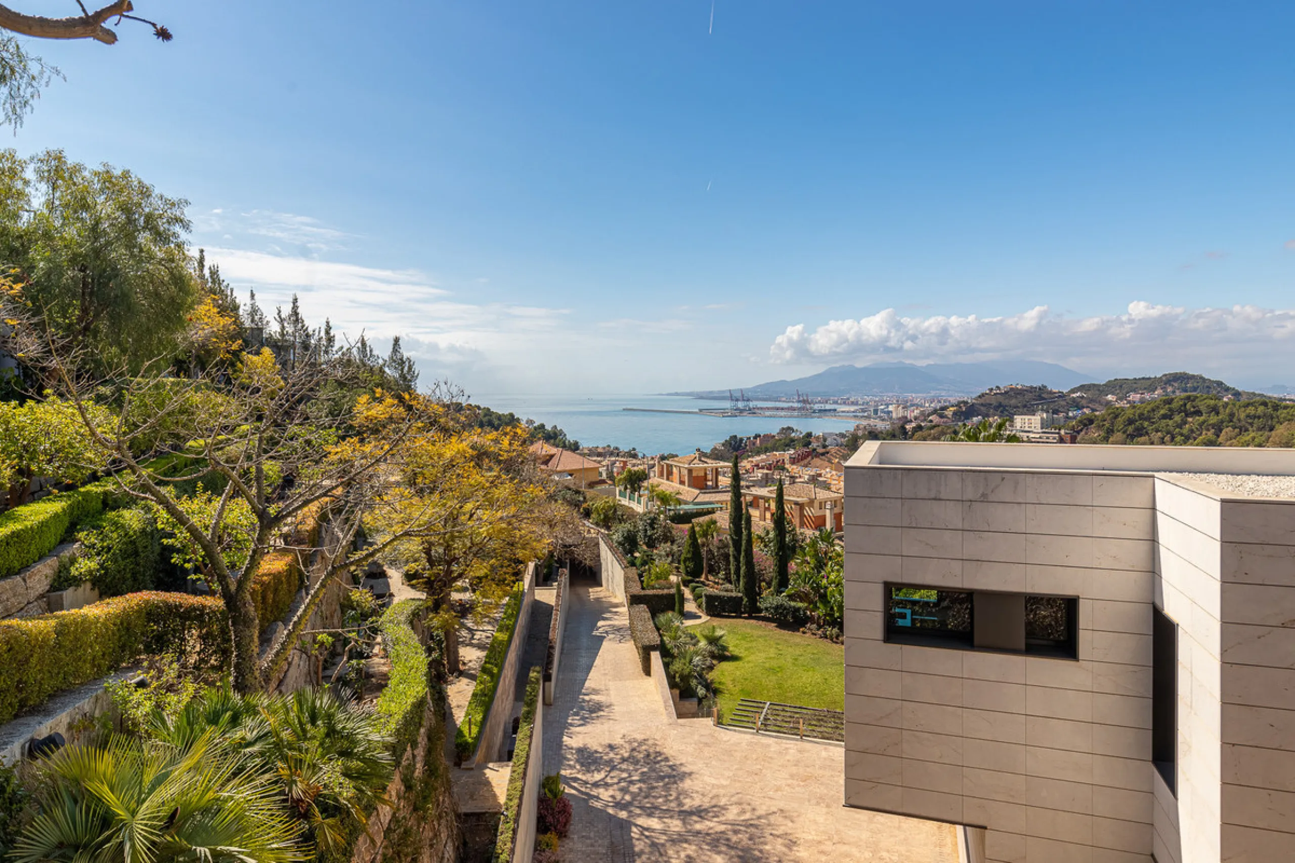 Designervilla mit Panoramablick über die Bucht in Parque Clavero, Málaga