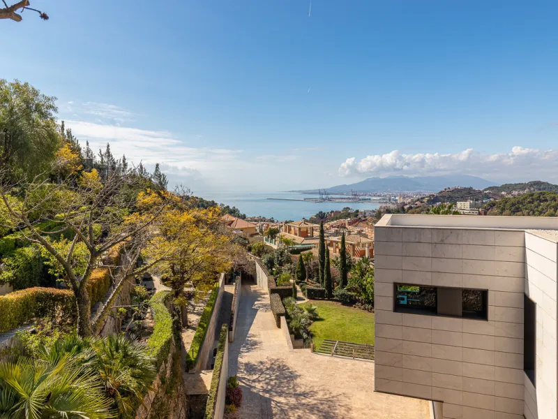 Designervilla mit Panoramablick über die Bucht in Parque Clavero, Málaga