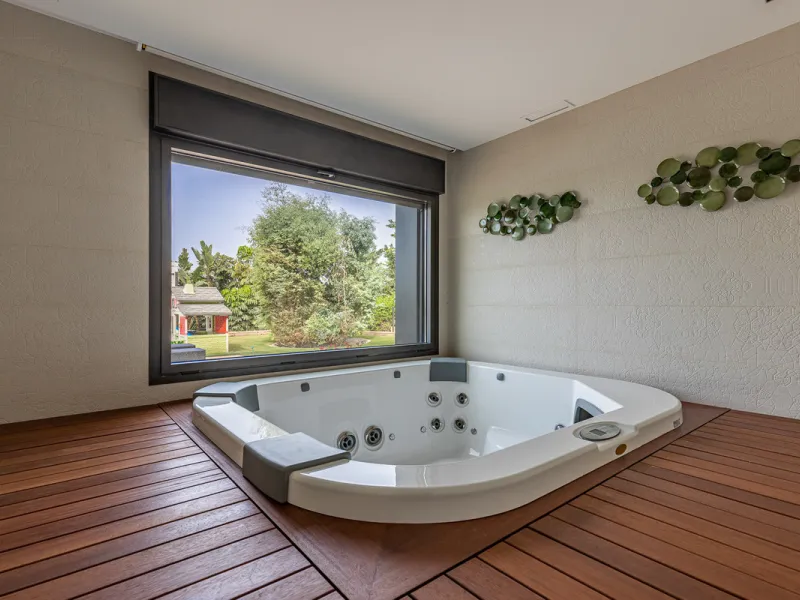 Designervilla mit Panoramablick über die Bucht in Parque Clavero, Málaga