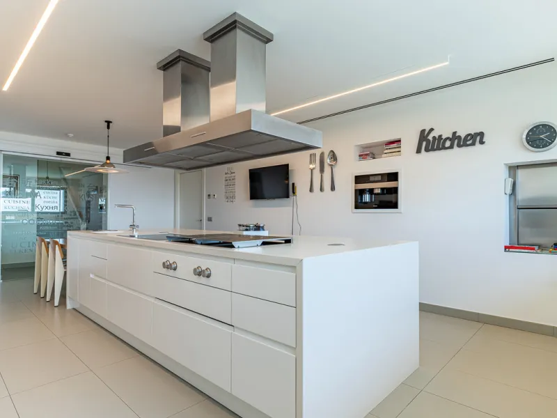 Designervilla mit Panoramablick über die Bucht in Parque Clavero, Málaga