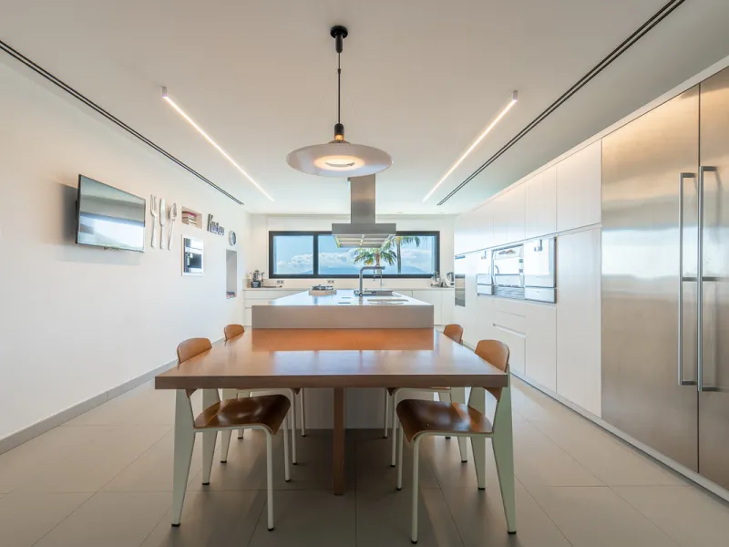 Designervilla mit Panoramablick über die Bucht in Parque Clavero, Málaga